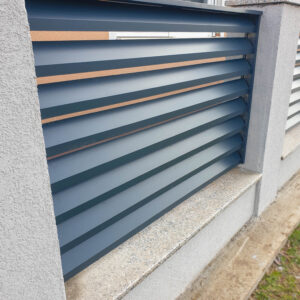 Aluminijumska zaštitna ograda oko dvorišnog bazena